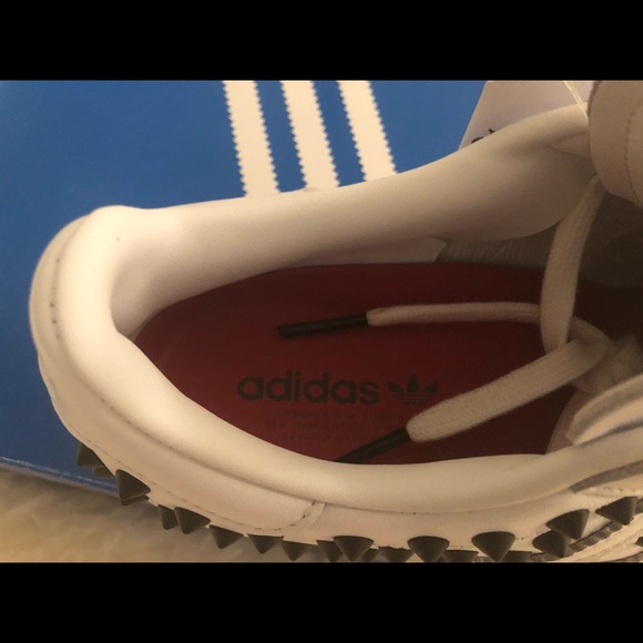 BNWT Rare Limited edition Adidas Dot Studded womens Superstars in size 6!!! - Picture 9 of 16